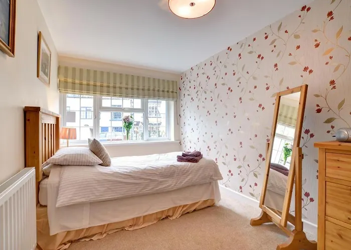 3 Bed In Oc-w018 * Whitby