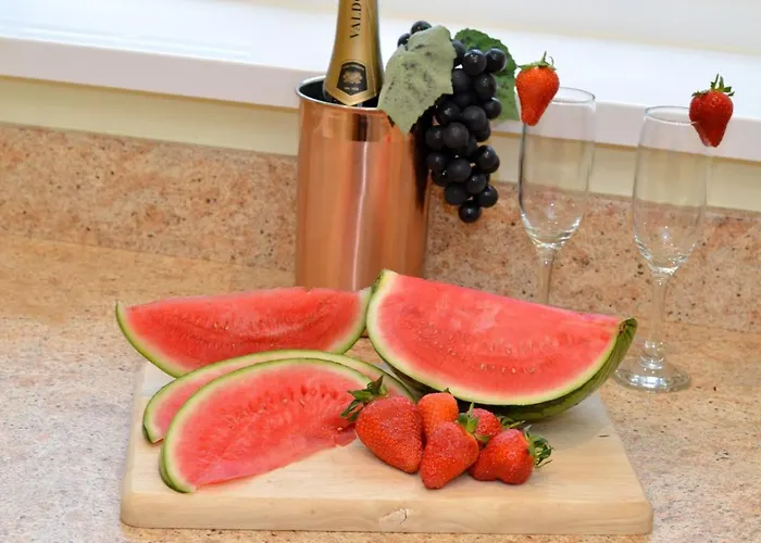 3 Bed In Oc-w018 * Whitby