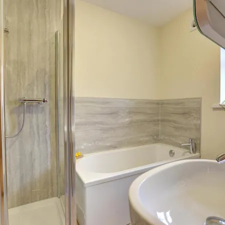 בית נופש 3 Bed In Oc-w018 וויטבי